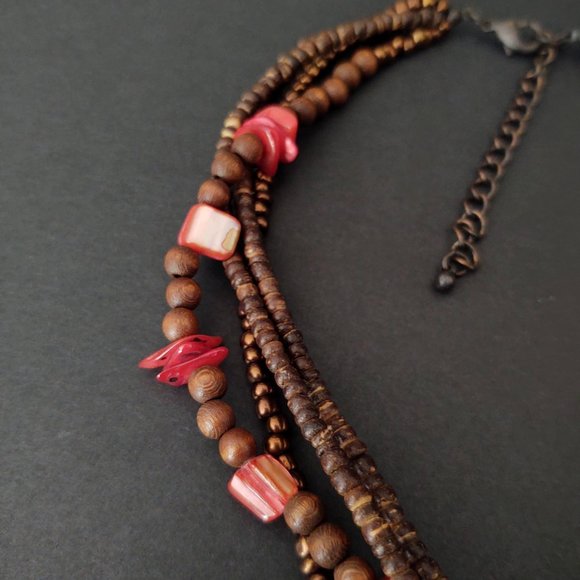 Copper/bronze, orange red shell and wooden bead pendant necklace - Picture 8 of 11